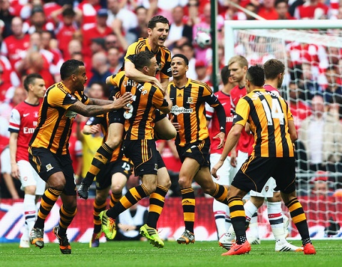 Hull City hoan toan co the khien Arsenal phai tra gia